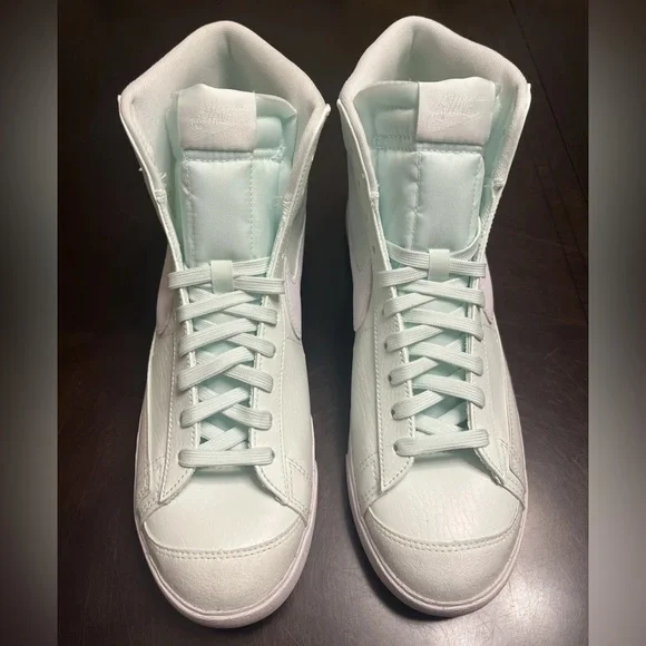 New Nike Blazer Mid 77 Barely Green Sneaker Shoes Size 10.5 - Picture 4 of 12